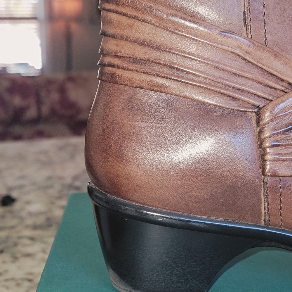 Clarks Bendables Brown Leather Ankle Booties Sz 7 Comfort Shoes - Picture 12 of 16